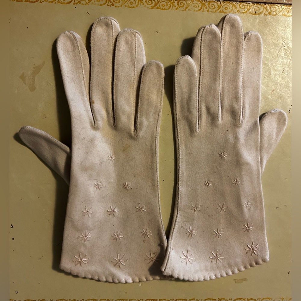 Vintage gloves